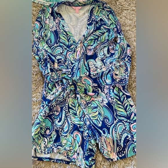 Colorful Patterned Dresses and Tops - Picture 2 of 9